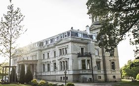 Schloss Kaarz Mit Park